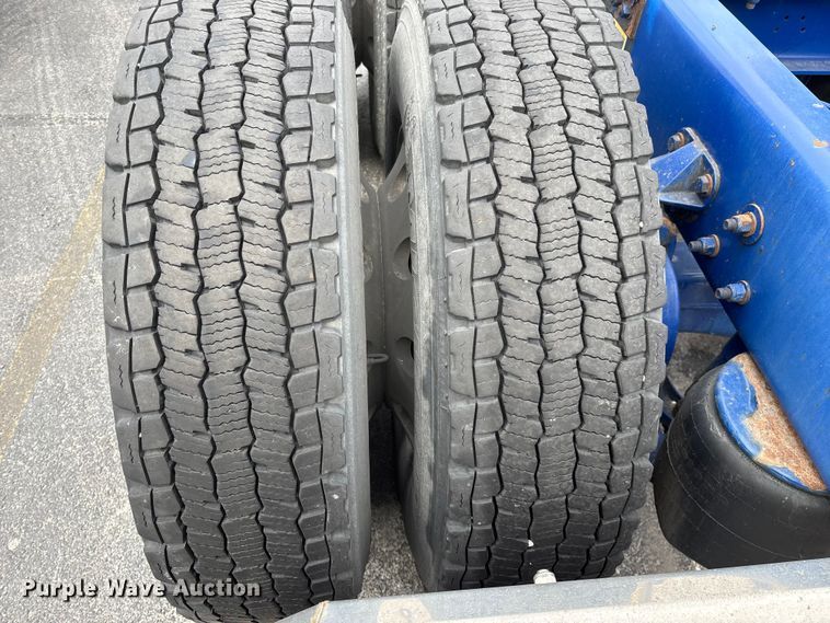 image for item FG0068 2018 Kenworth T680 semi truck