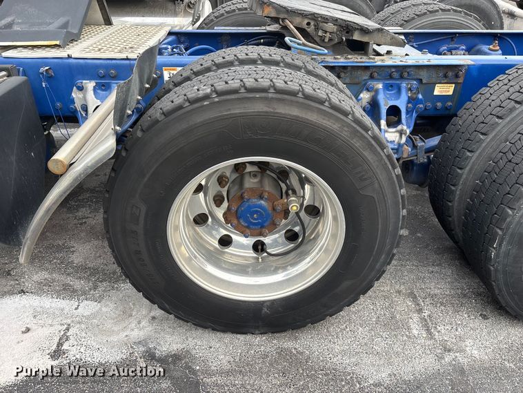 image for item FG0068 2018 Kenworth T680 semi truck