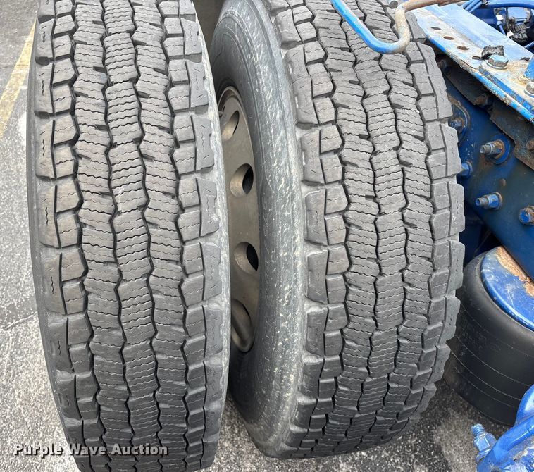 image for item FG0068 2018 Kenworth T680 semi truck