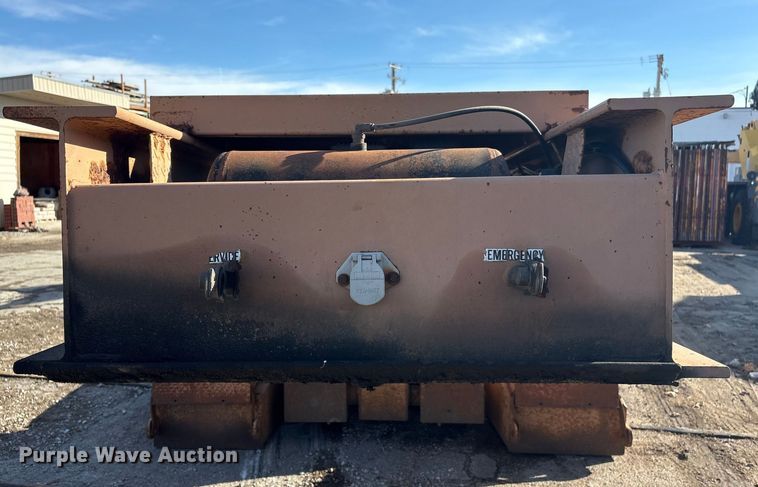 image for item FG2643 1998 Witzco Challenger RG-35 lowboy equipment trailer