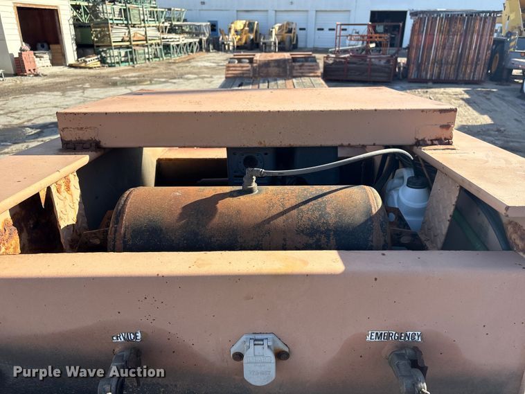 image for item FG2643 1998 Witzco Challenger RG-35 lowboy equipment trailer