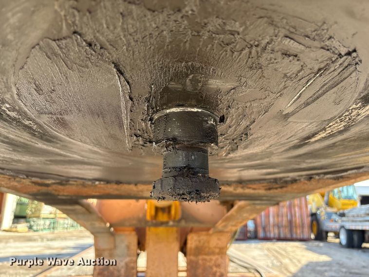 image for item FG2643 1998 Witzco Challenger RG-35 lowboy equipment trailer