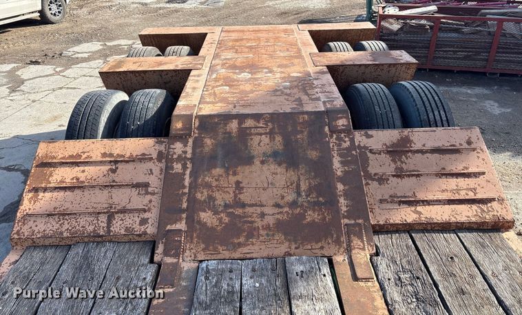 image for item FG2643 1998 Witzco Challenger RG-35 lowboy equipment trailer