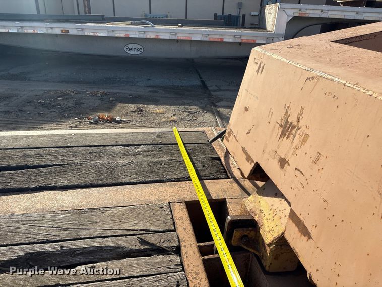 image for item FG2643 1998 Witzco Challenger RG-35 lowboy equipment trailer