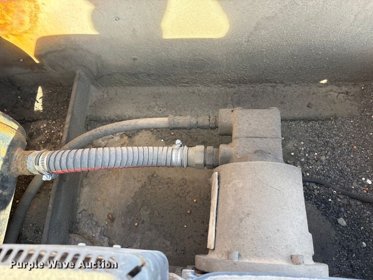 image for item FG2643 1998 Witzco Challenger RG-35 lowboy equipment trailer