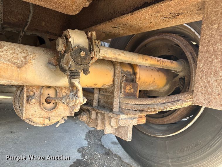 image for item FG2643 1998 Witzco Challenger RG-35 lowboy equipment trailer