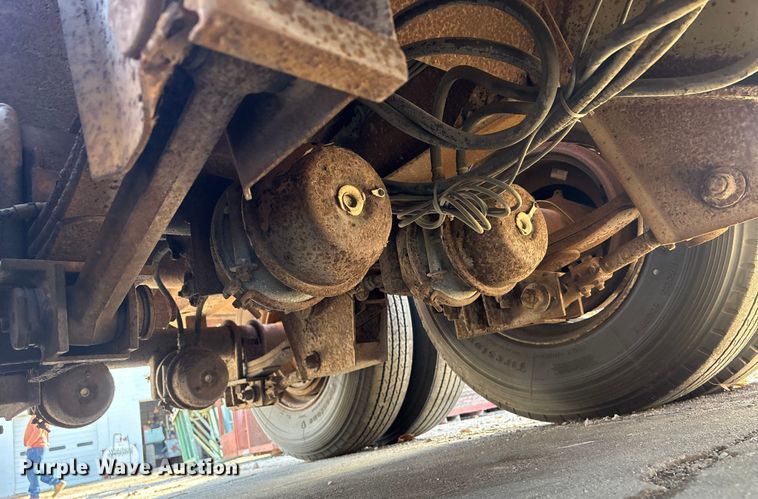 image for item FG2643 1998 Witzco Challenger RG-35 lowboy equipment trailer