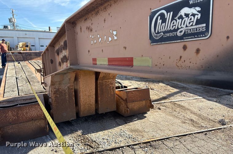 image for item FG2643 1998 Witzco Challenger RG-35 lowboy equipment trailer