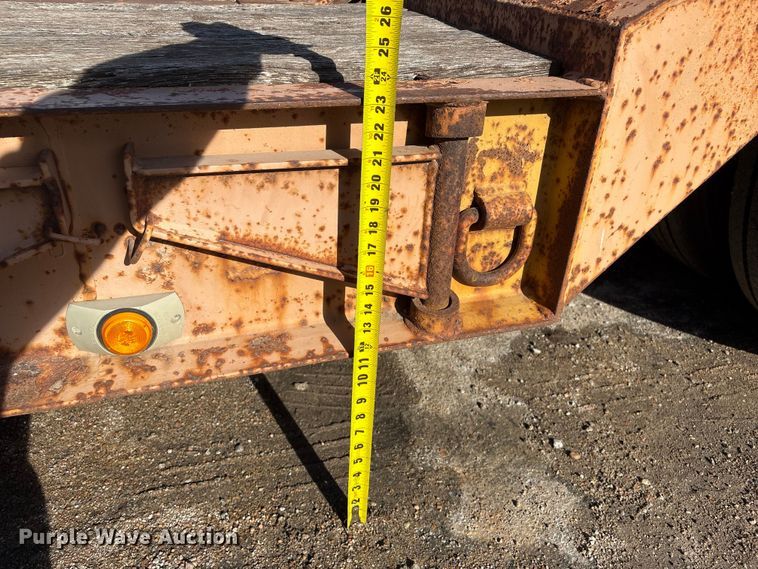 image for item FG2643 1998 Witzco Challenger RG-35 lowboy equipment trailer