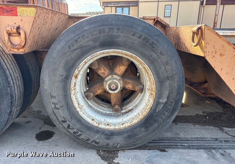 image for item FG2643 1998 Witzco Challenger RG-35 lowboy equipment trailer