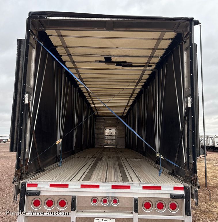 image for item FG2644 2019 Reitnouer flatbed trailer
