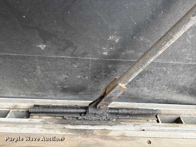 image for item FG2644 2019 Reitnouer flatbed trailer