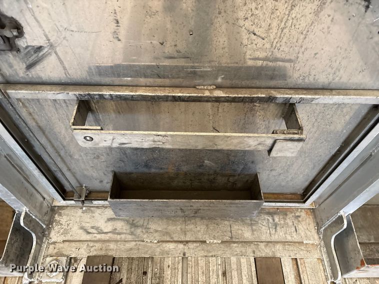 image for item FG2644 2019 Reitnouer flatbed trailer