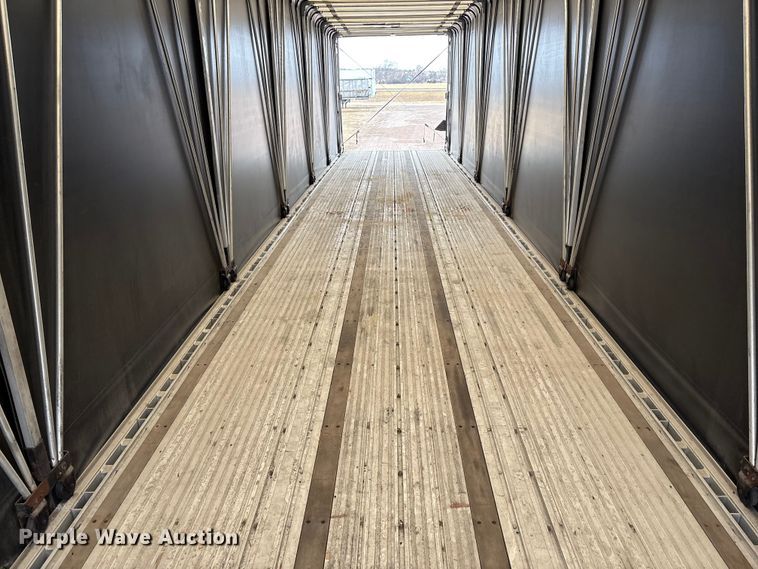 image for item FG2644 2019 Reitnouer flatbed trailer