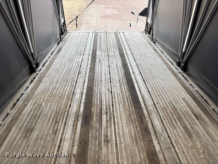 image for item FG2644 2019 Reitnouer flatbed trailer