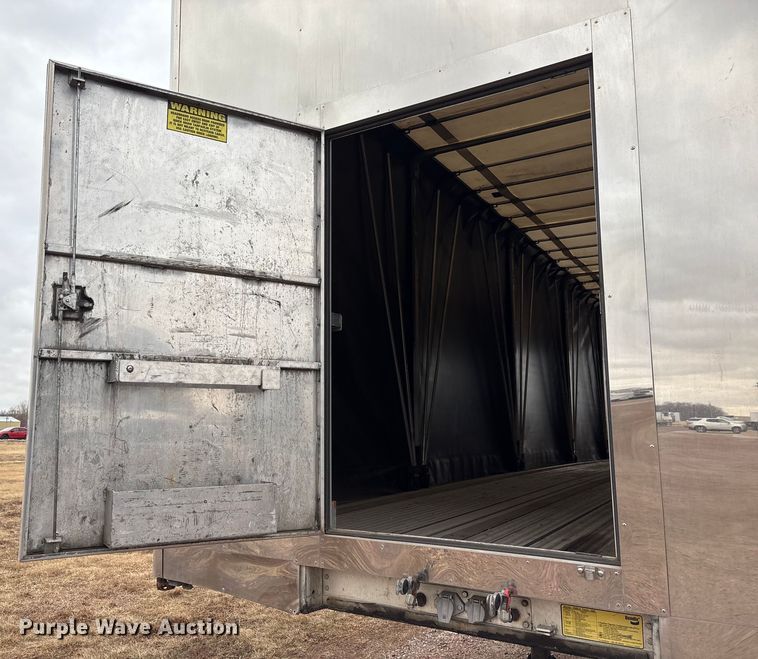 image for item FG2644 2019 Reitnouer flatbed trailer