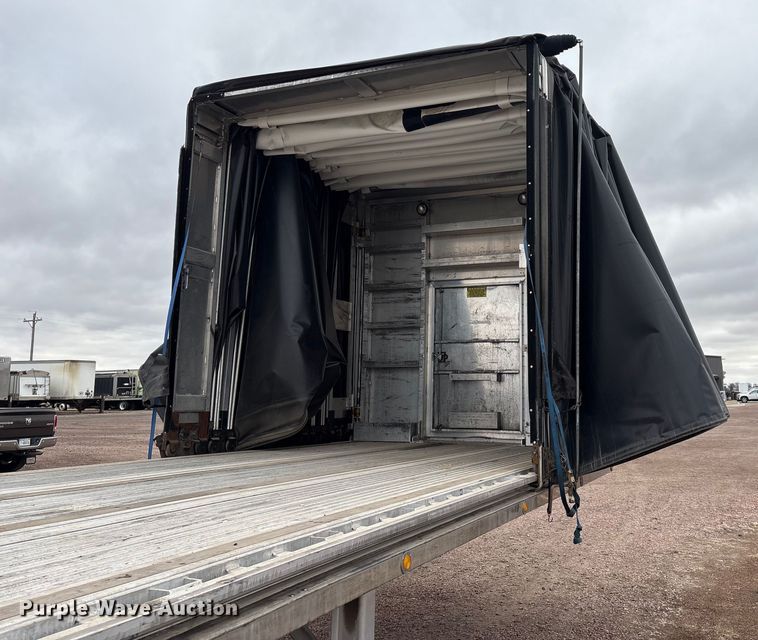 image for item FG2644 2019 Reitnouer flatbed trailer