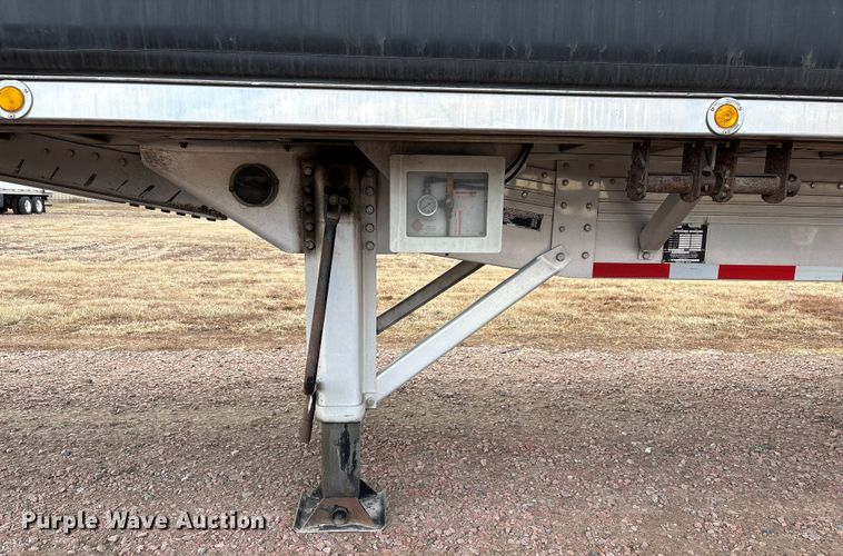 image for item FG2644 2019 Reitnouer flatbed trailer