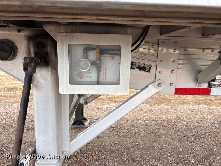 image for item FG2644 2019 Reitnouer flatbed trailer