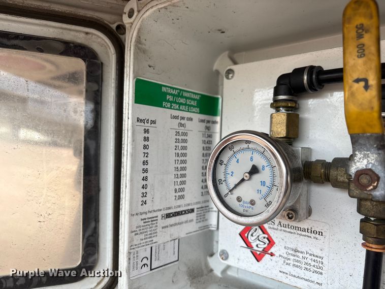 image for item FG2644 2019 Reitnouer flatbed trailer