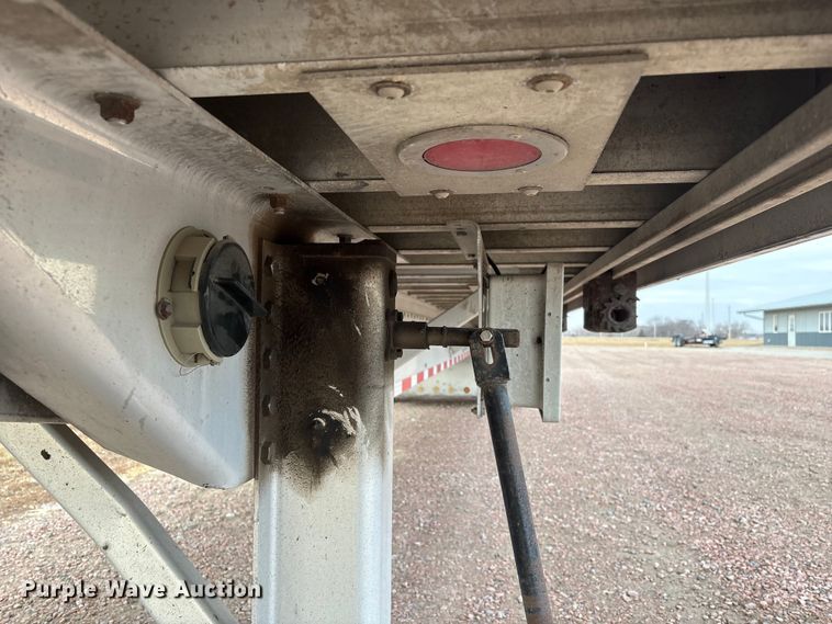 image for item FG2644 2019 Reitnouer flatbed trailer