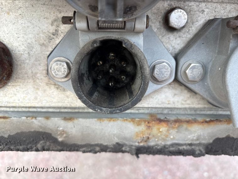 image for item FG2644 2019 Reitnouer flatbed trailer