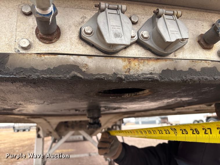 image for item FG2644 2019 Reitnouer flatbed trailer