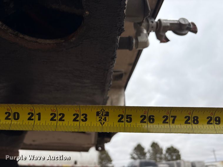 image for item FG2644 2019 Reitnouer flatbed trailer