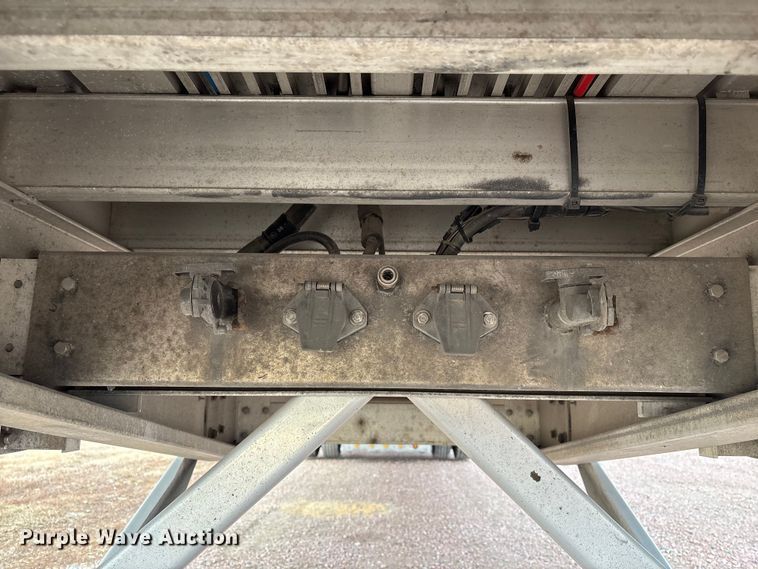 image for item FG2644 2019 Reitnouer flatbed trailer