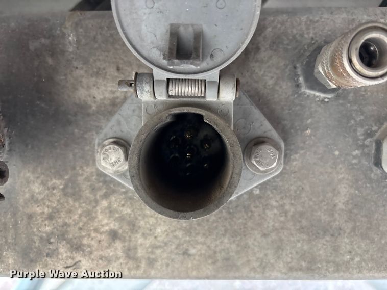 image for item FG2644 2019 Reitnouer flatbed trailer