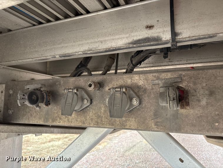 image for item FG2644 2019 Reitnouer flatbed trailer