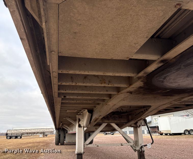 image for item FG2644 2019 Reitnouer flatbed trailer