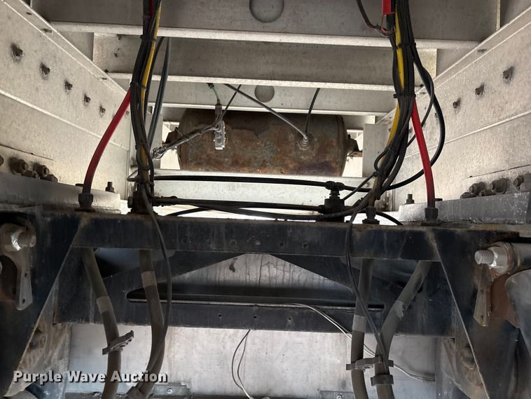 image for item FG2644 2019 Reitnouer flatbed trailer