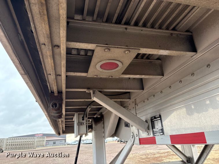 image for item FG2644 2019 Reitnouer flatbed trailer