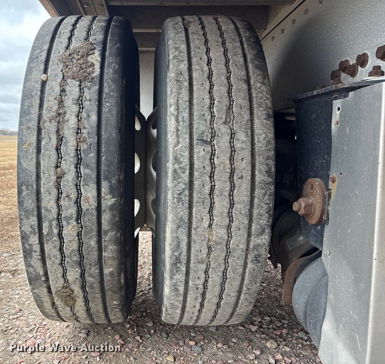 image for item FG2644 2019 Reitnouer flatbed trailer