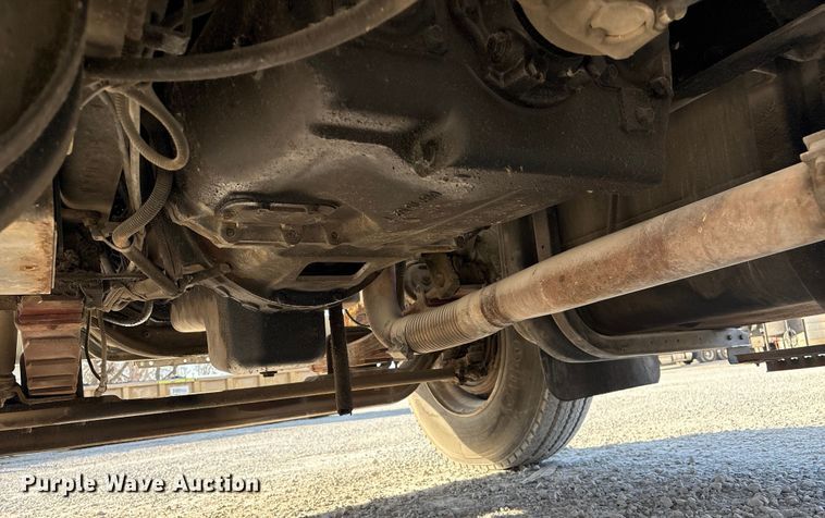 image for item FI0139 1999 International 4900 semi truck