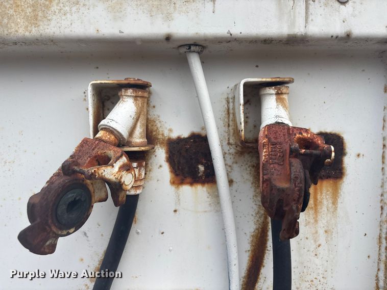 image for item FI0140 1994 Monon MA3-32-SA-28W dry van trailer