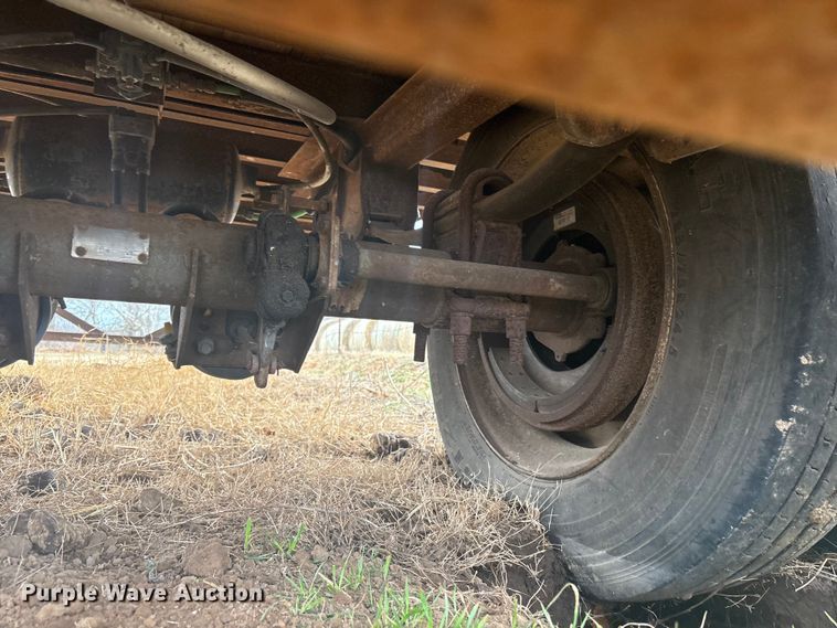 image for item FI0140 1994 Monon MA3-32-SA-28W dry van trailer