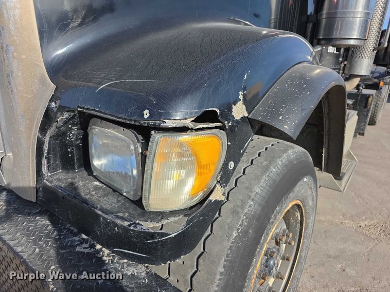 image for item FI0798 2007 International 5900i roll-off container truck