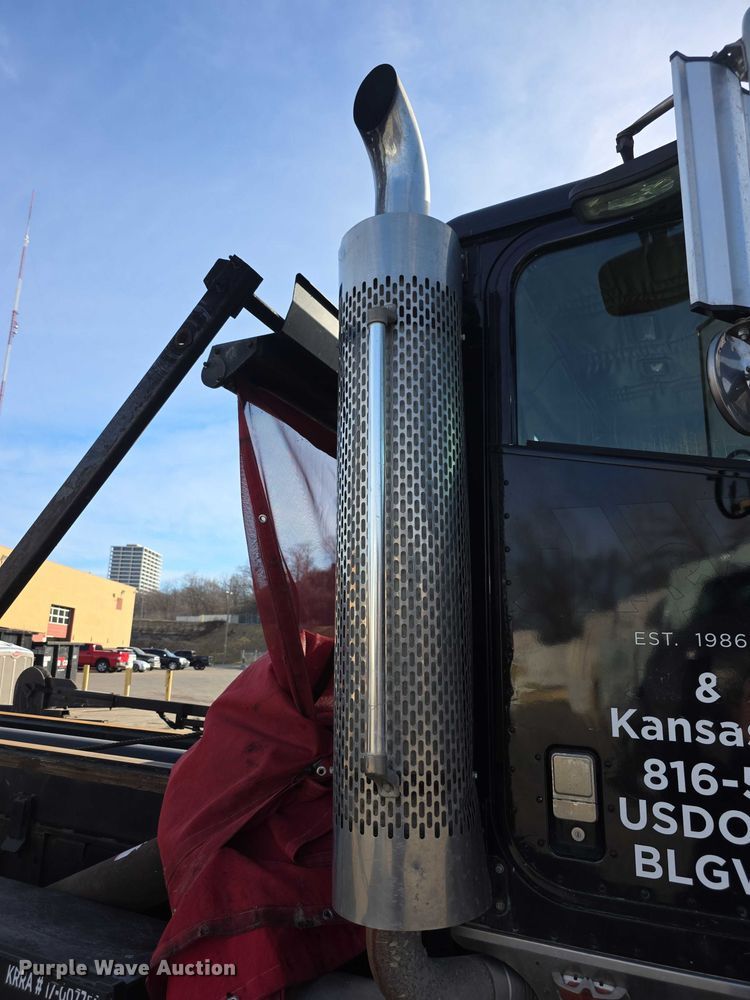 image for item FI0798 2007 International 5900i roll-off container truck