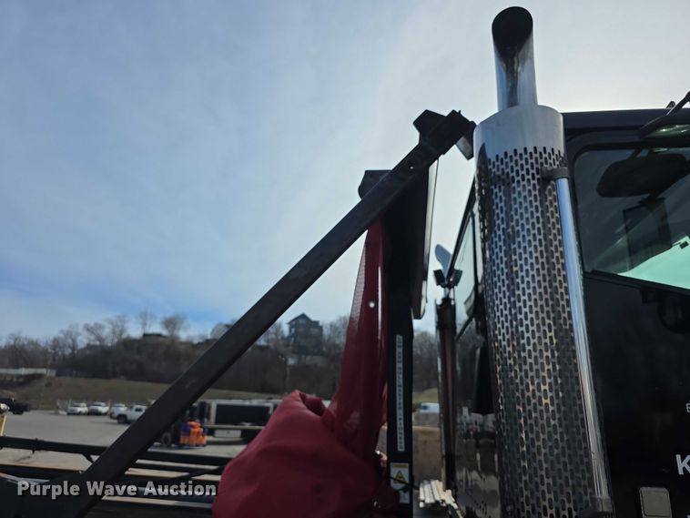 image for item FI0798 2007 International 5900i roll-off container truck