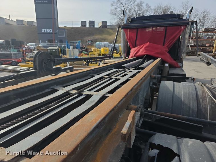 image for item FI0798 2007 International 5900i roll-off container truck