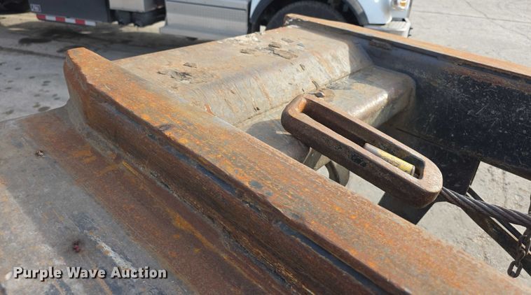 image for item FI0798 2007 International 5900i roll-off container truck