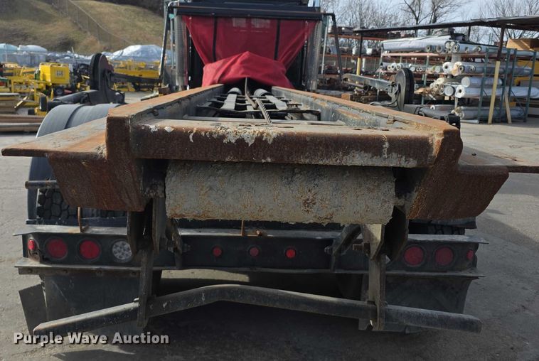 image for item FI0798 2007 International 5900i roll-off container truck