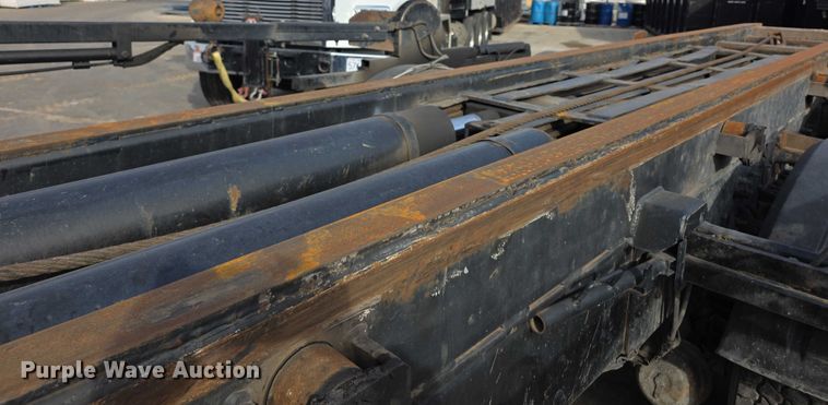 image for item FI0798 2007 International 5900i roll-off container truck