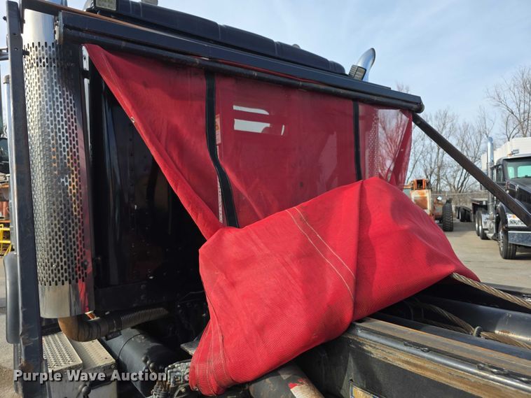 image for item FI0798 2007 International 5900i roll-off container truck