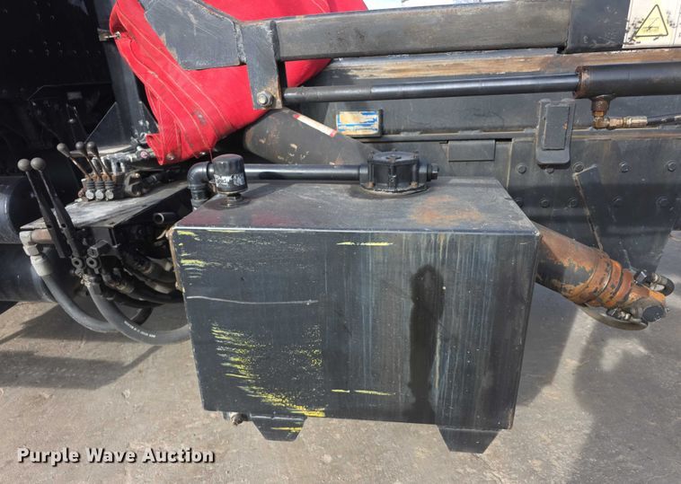 image for item FI0798 2007 International 5900i roll-off container truck