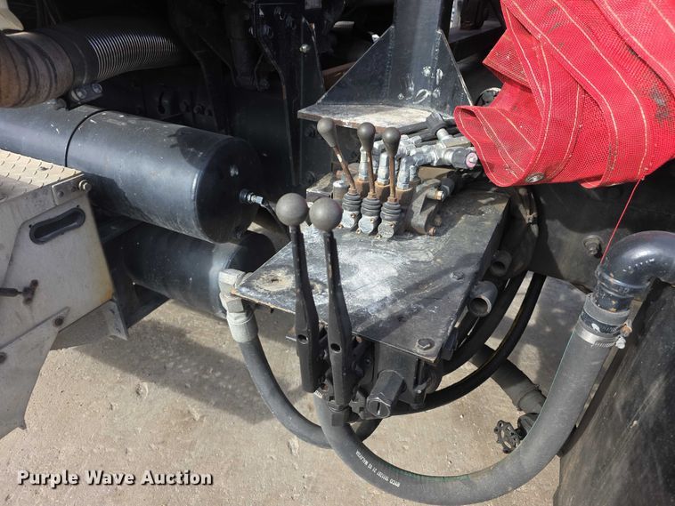 image for item FI0798 2007 International 5900i roll-off container truck