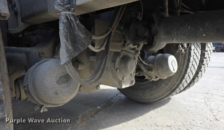 image for item FI0798 2007 International 5900i roll-off container truck