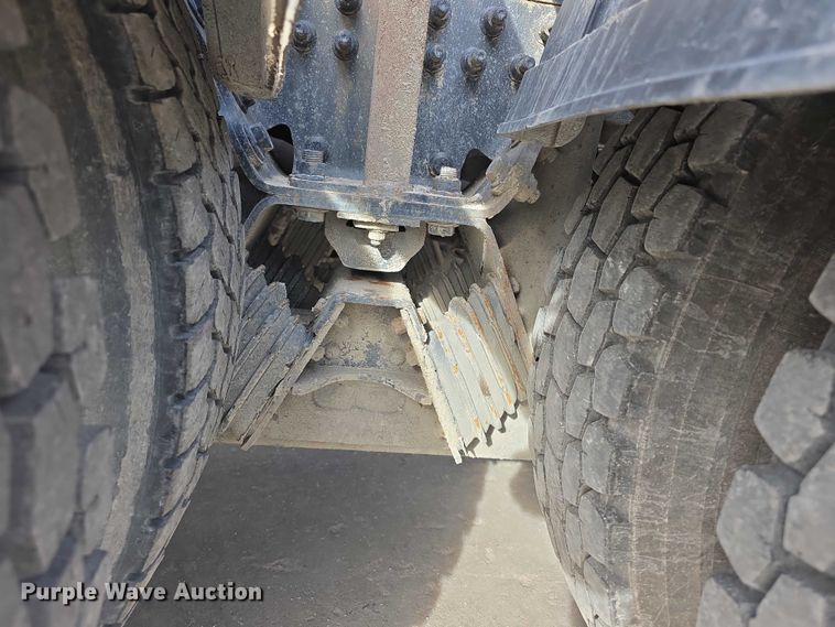 image for item FI0798 2007 International 5900i roll-off container truck